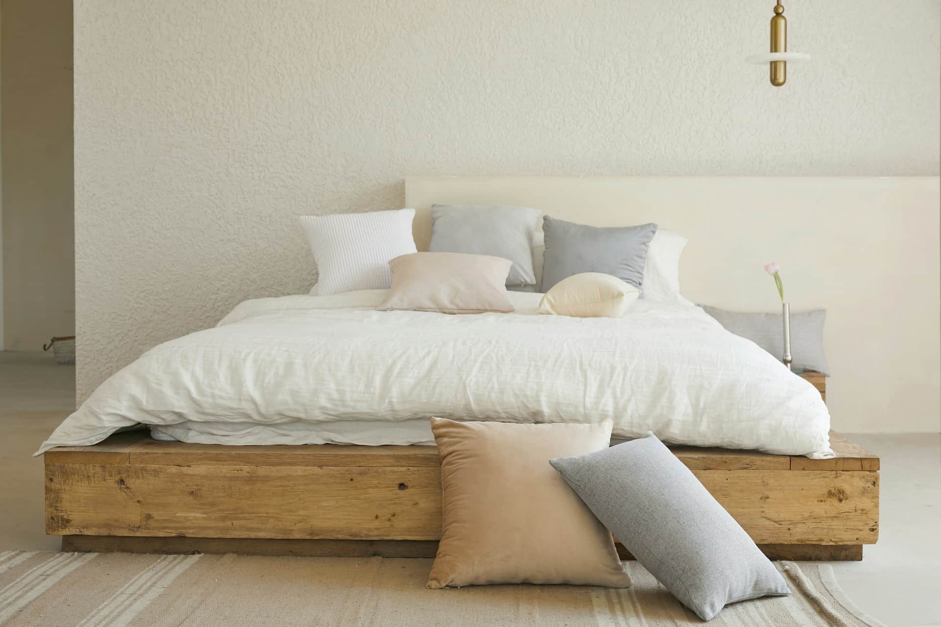 Dormir dans une couleur : la chambre monochrome radicale